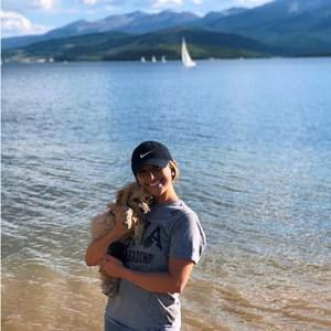 Meet your Posher, Ayla